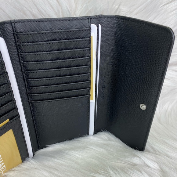 🖤 Michael Kors 🖤 Jet Set Travel Trifold Wallet - Picture 7 of 8